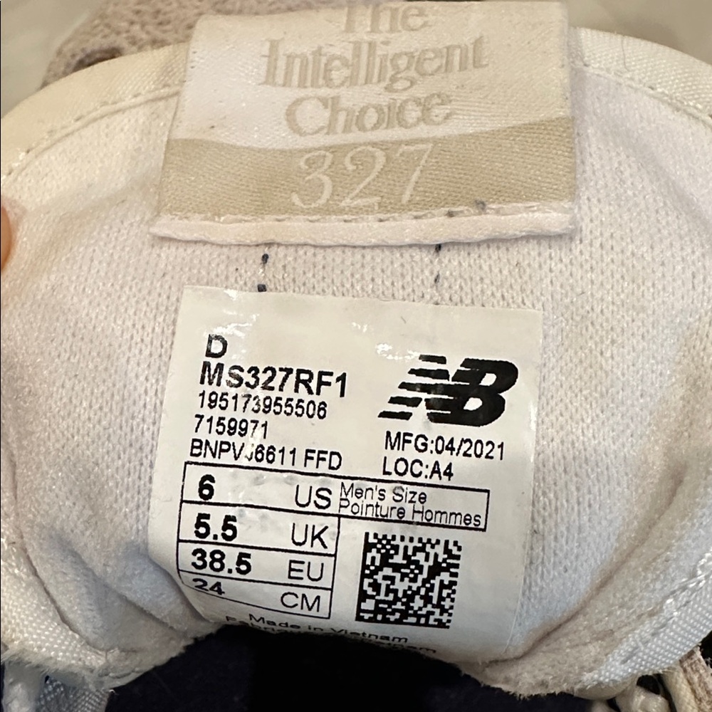 New Balance 327 Beige, Navy and White Men's Sneakers - Picture 6 of 6